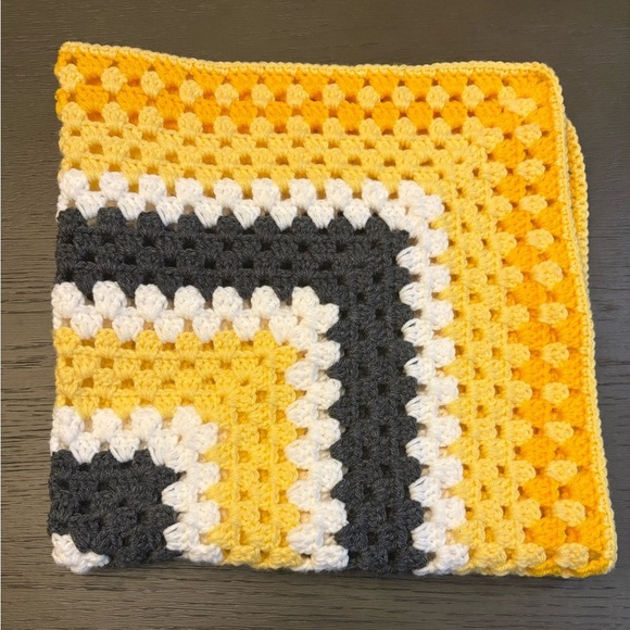 💥Buy 2 Get 1 Free💥 Handmade Crochet Baby Blanket Stroller/Car Seat Size - Picture 1 of 2